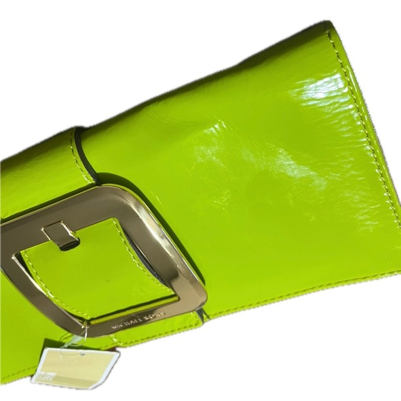 MICHAEL Michael Kors Women’s Sutton Leather Clutch, Lime - Picture 6 of 16